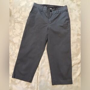 SONOMA Women's Gray Mid-Rise, Button, Zipper w/Pockets Capri Pants Size 4